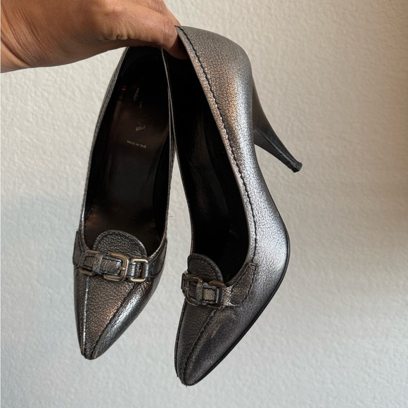 Prada y2k buckle gun-metal metallic pumps - Picture 3 of 9